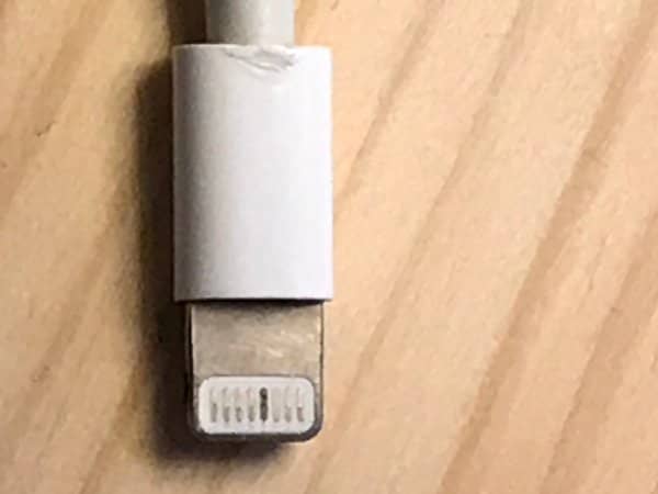 how to clean lightning cable with soot mark on pin 5